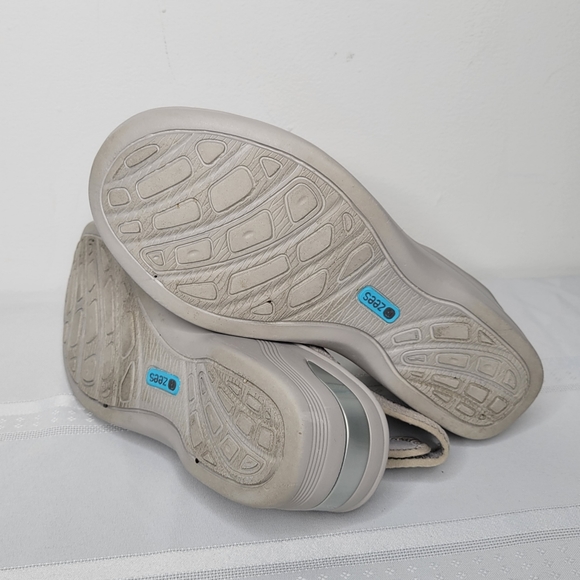 BZEES Dream Wedge Sandal 9.5 grayish - Picture 7 of 13